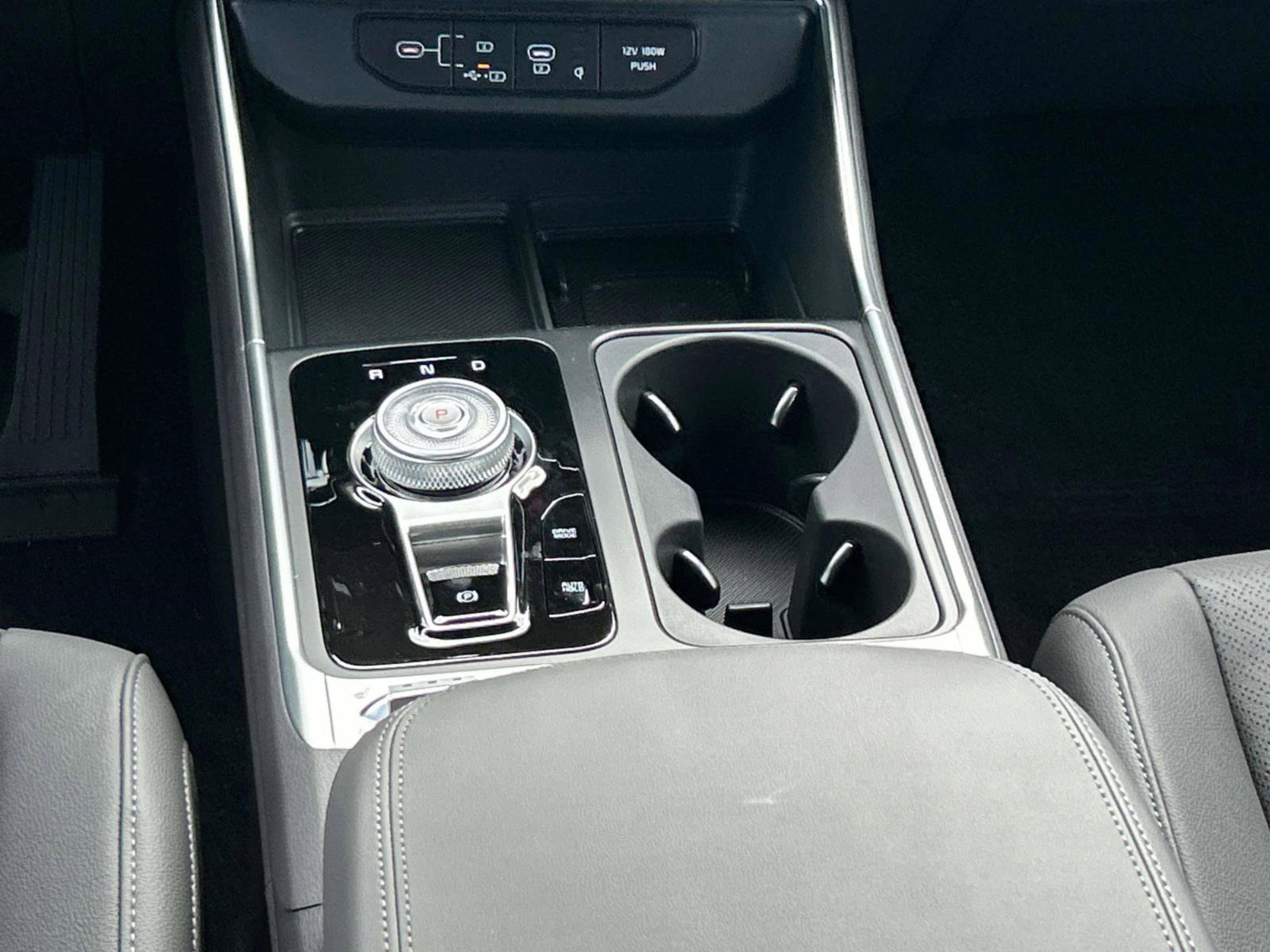 2026 Kia Carnival SX Prestige photo 11