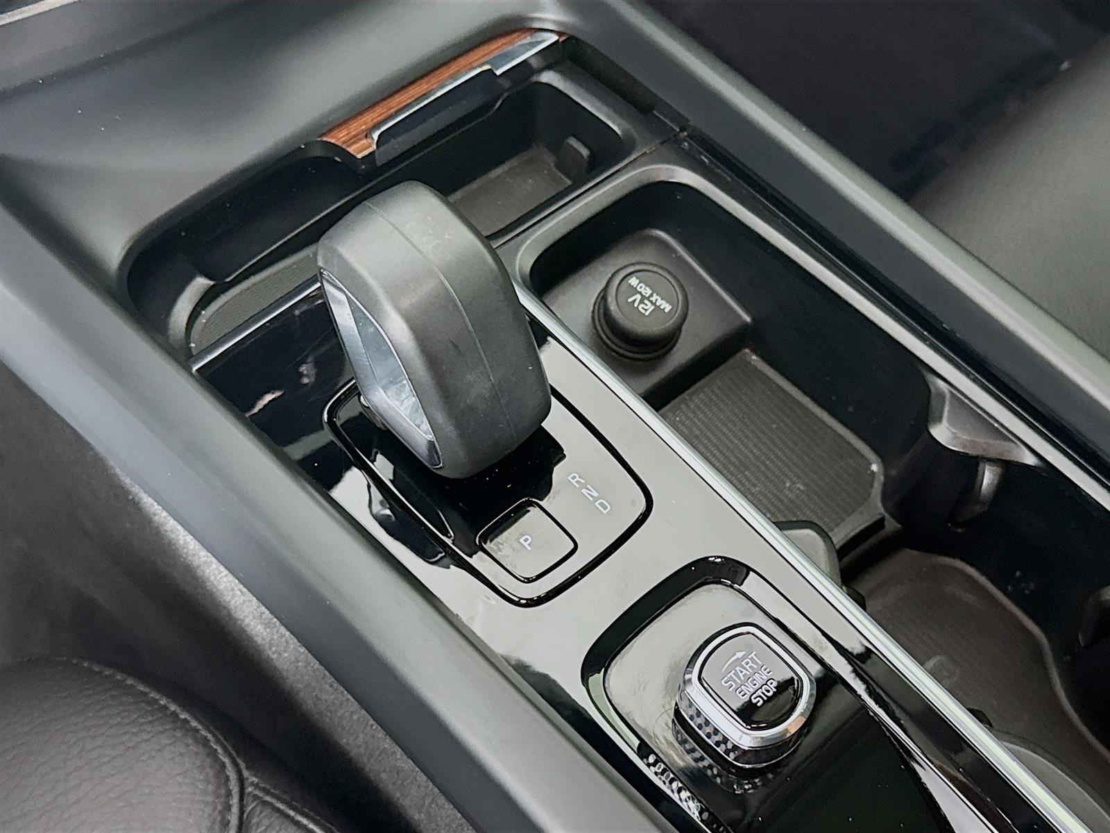2023 Volvo XC60 B5 Plus photo 16