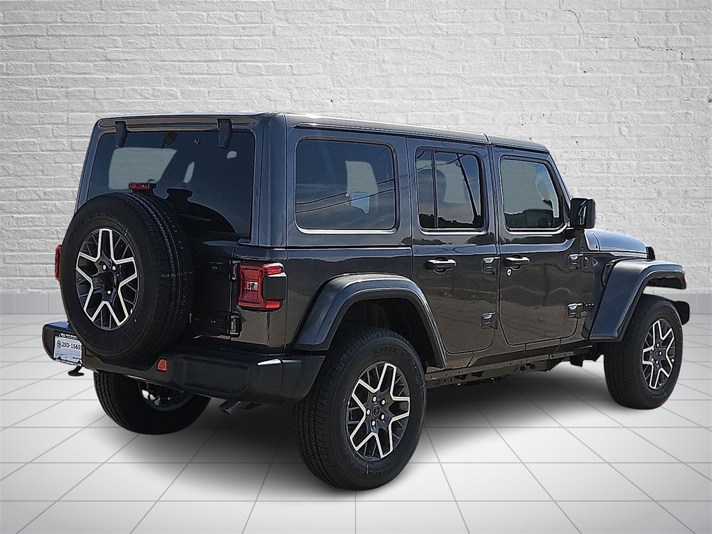 2025 Jeep Wrangler Sahara photo 4