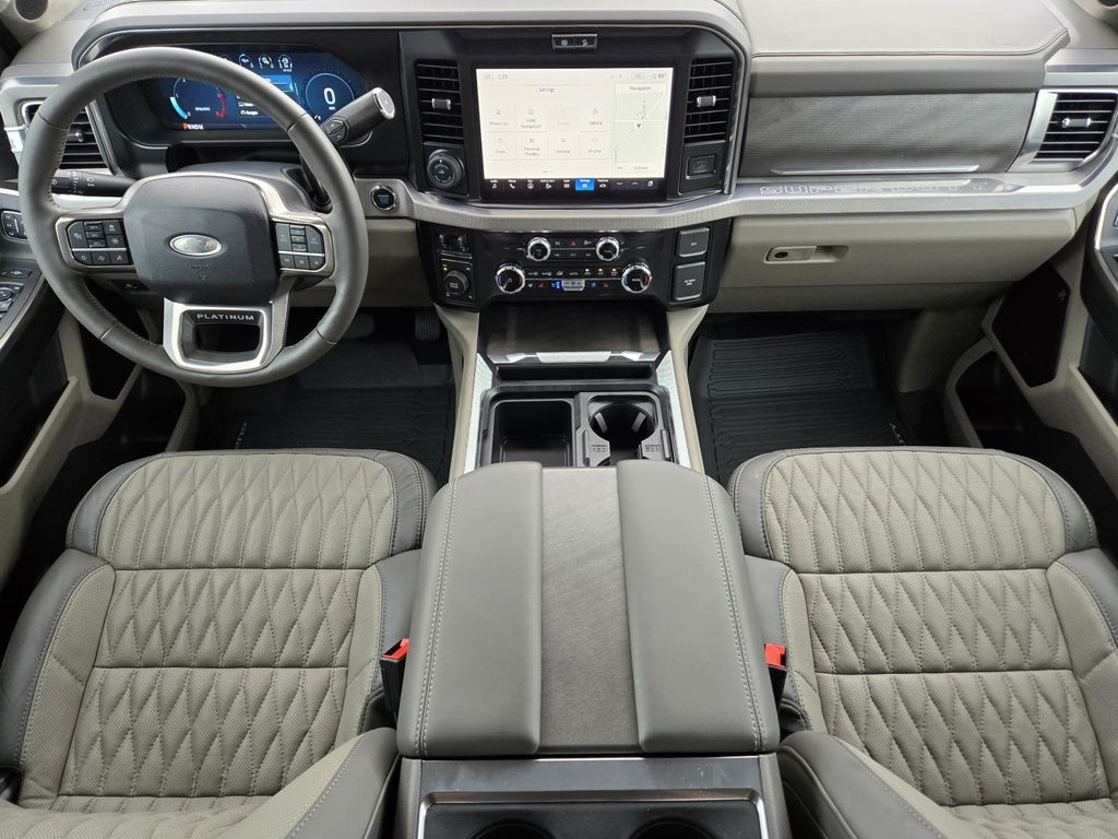 2025 Ford F-250 Platinum photo 6