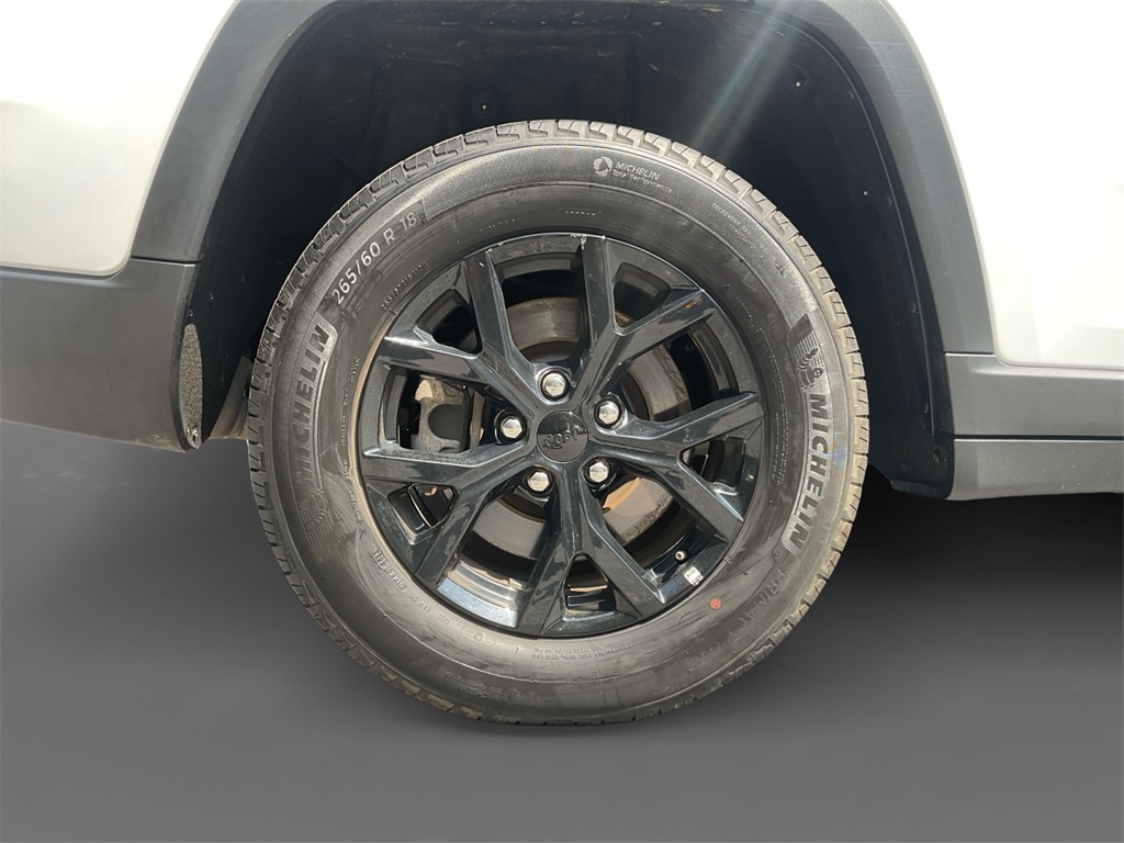 2024 Jeep Grand Cherokee Altitude photo 13