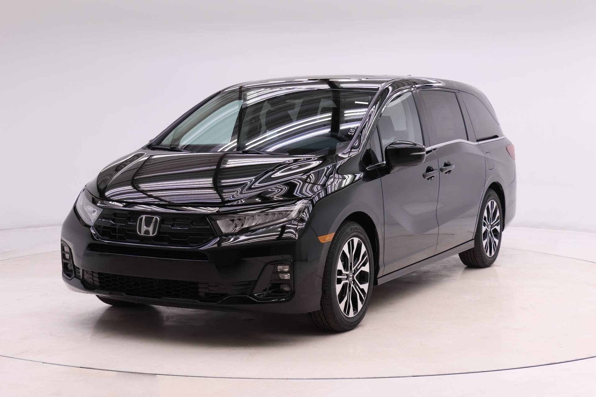 2026 Honda Odyssey Elite's photo