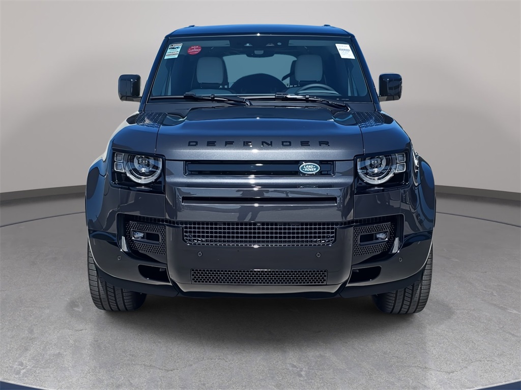 2025 Land Rover Defender 130 X-Dynamic SE photo 2