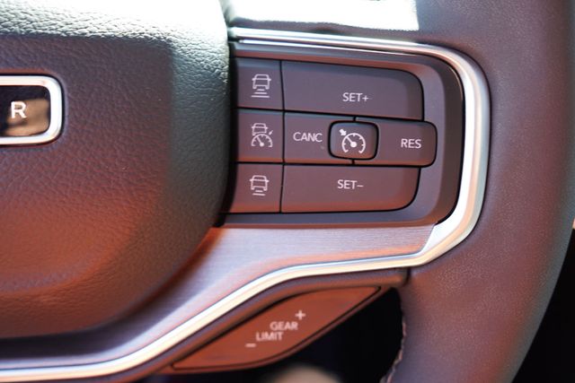2024 Jeep Wagoneer Series II Carbide photo 34