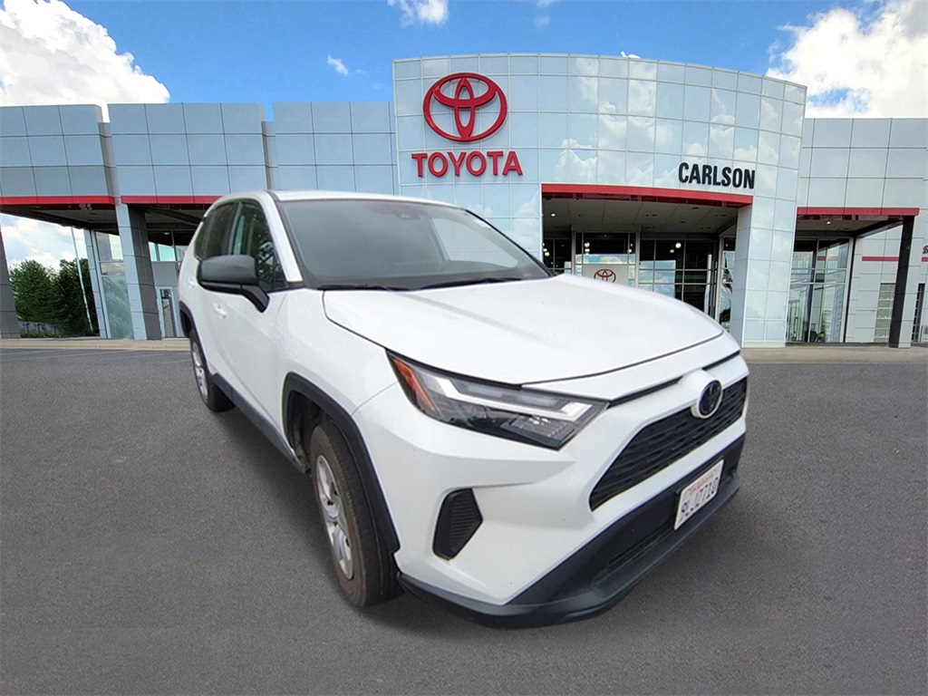 2024 Toyota RAV4 LE photo 3