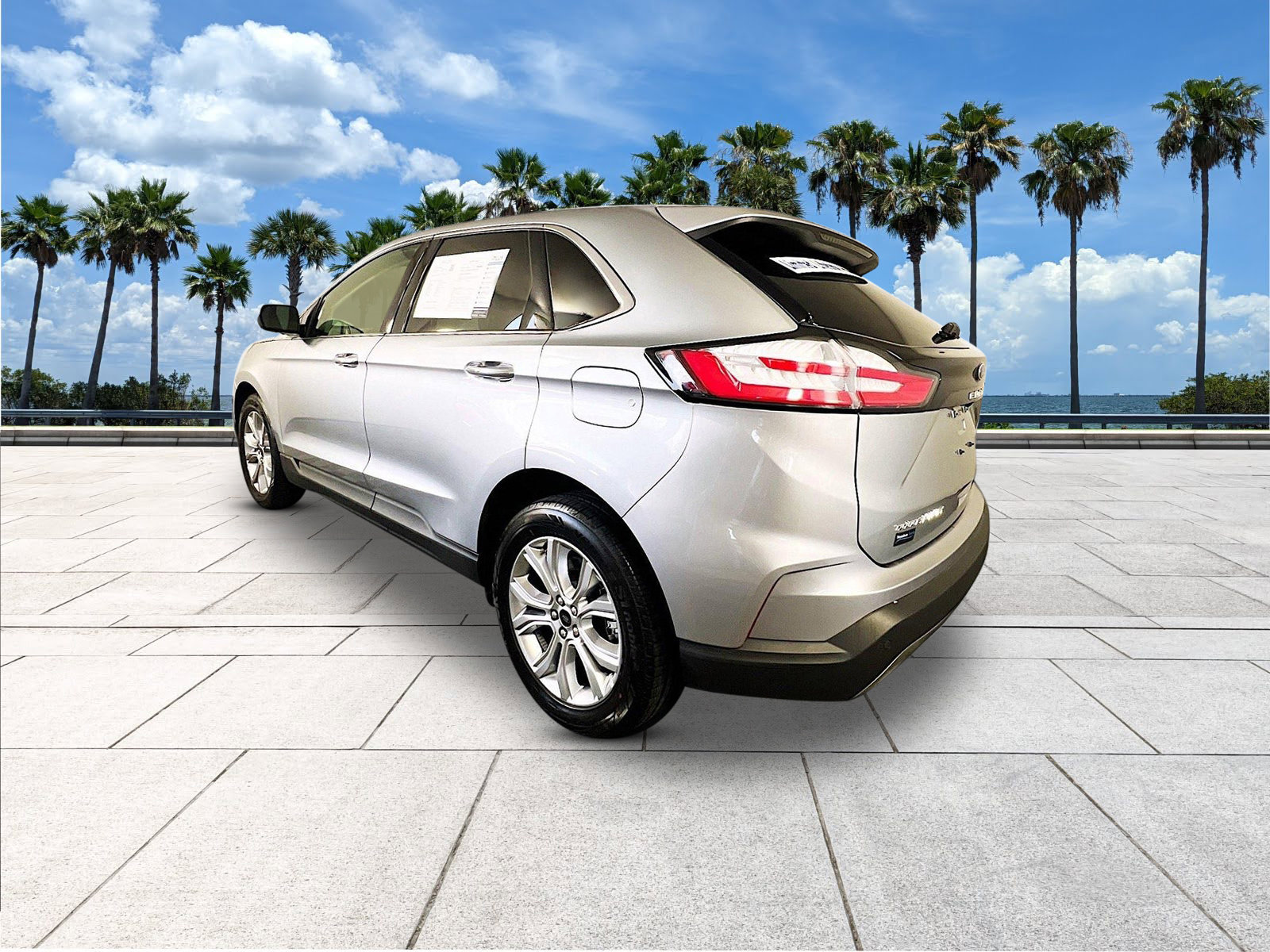 2024 Ford Edge Titanium photo 4