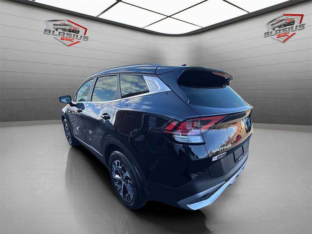 2023 Kia Sportage EX photo 2