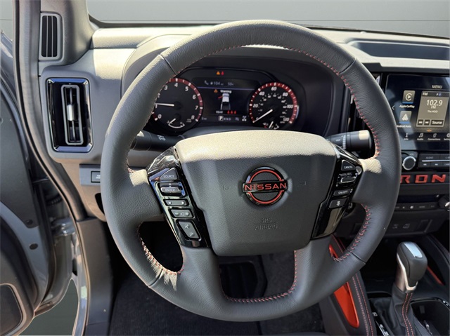 2025 Nissan Frontier PRO-4X photo 13