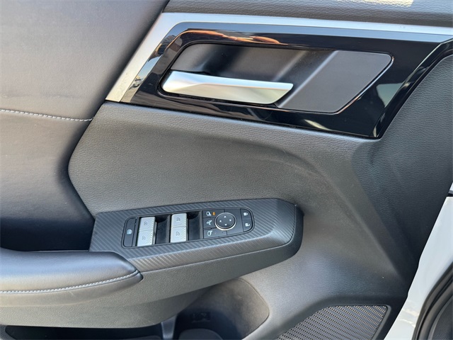 2024 Mitsubishi Outlander SE photo 9
