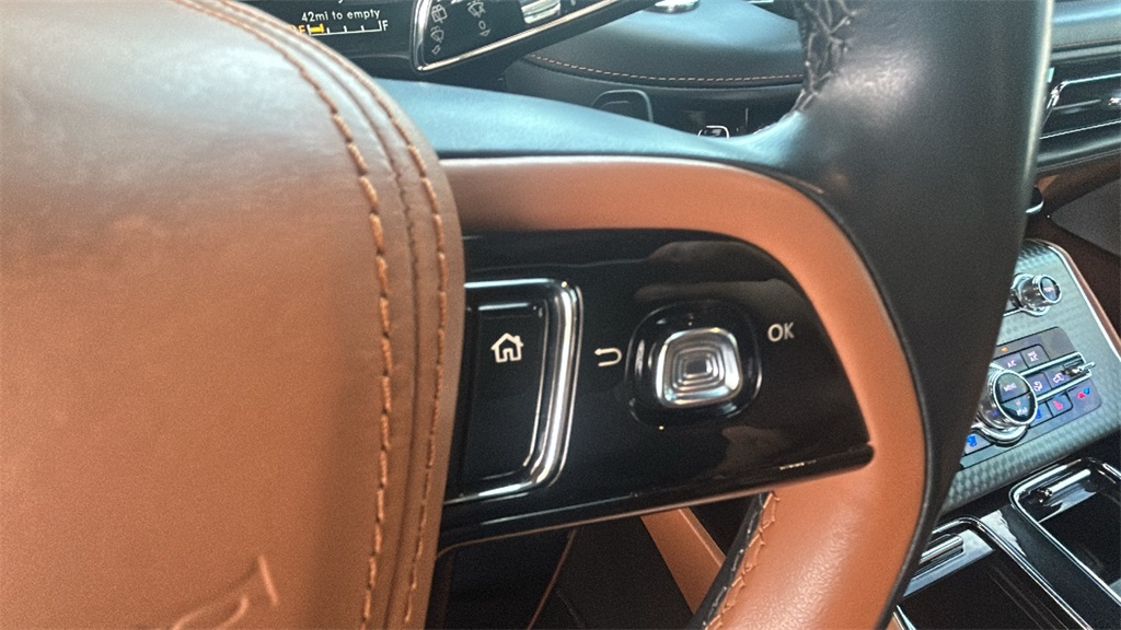 2023 Lincoln Aviator Black Label photo 8