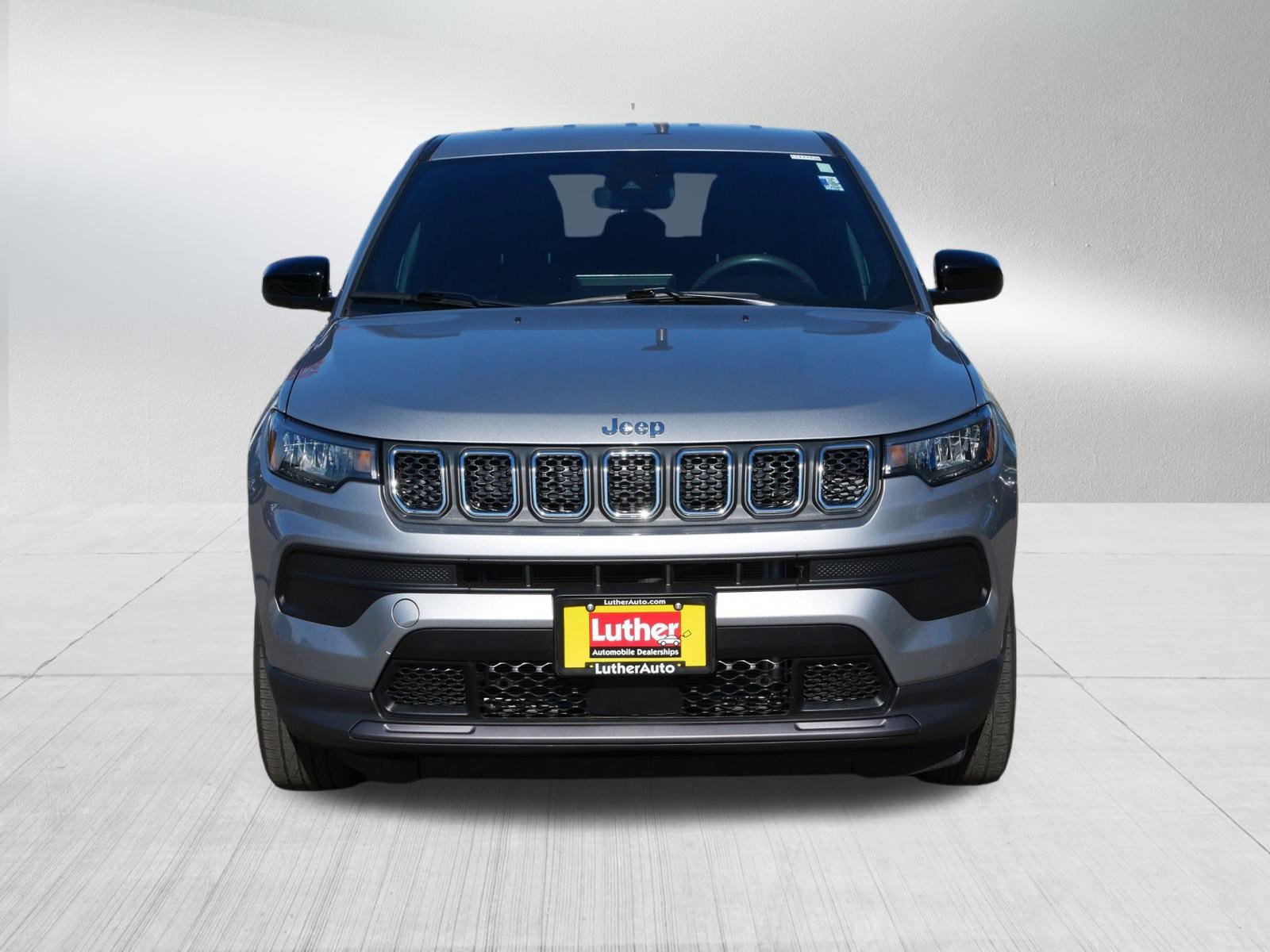 2023 Jeep Compass Sport photo 2