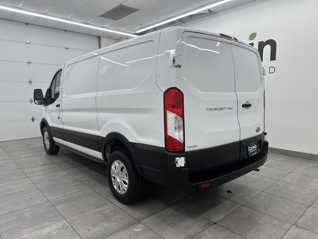 2021 Ford Transit photo 2