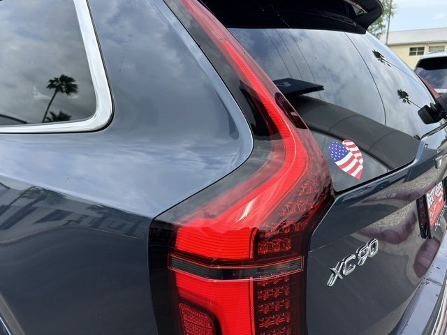 2025 Volvo XC90 T8 AWD photo 7