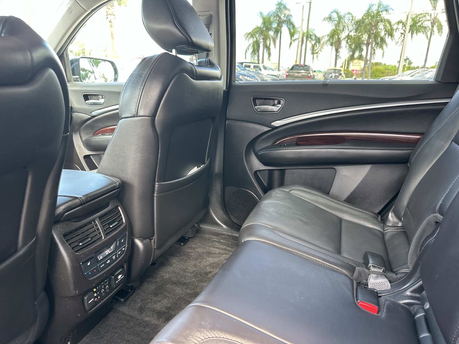 2016 Acura MDX SH-AWD Advance photo 12