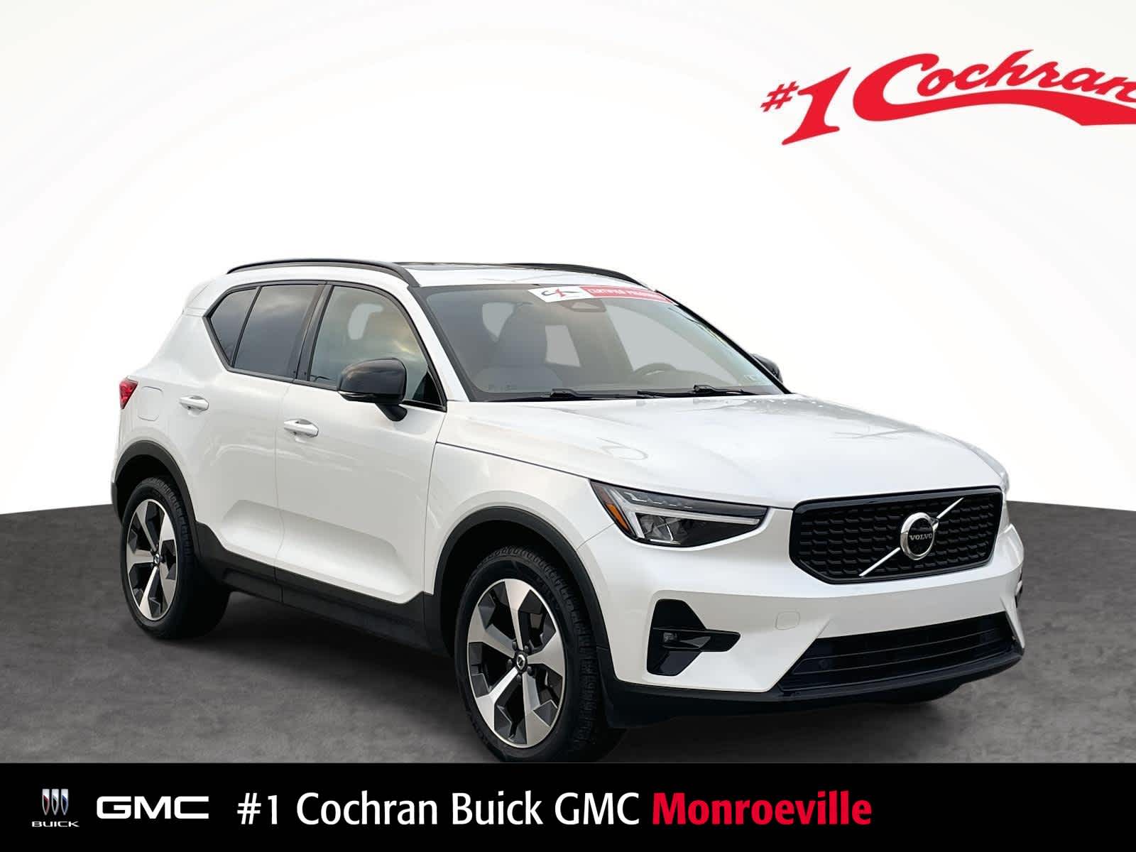 2023 Volvo XC40 Plus's photo