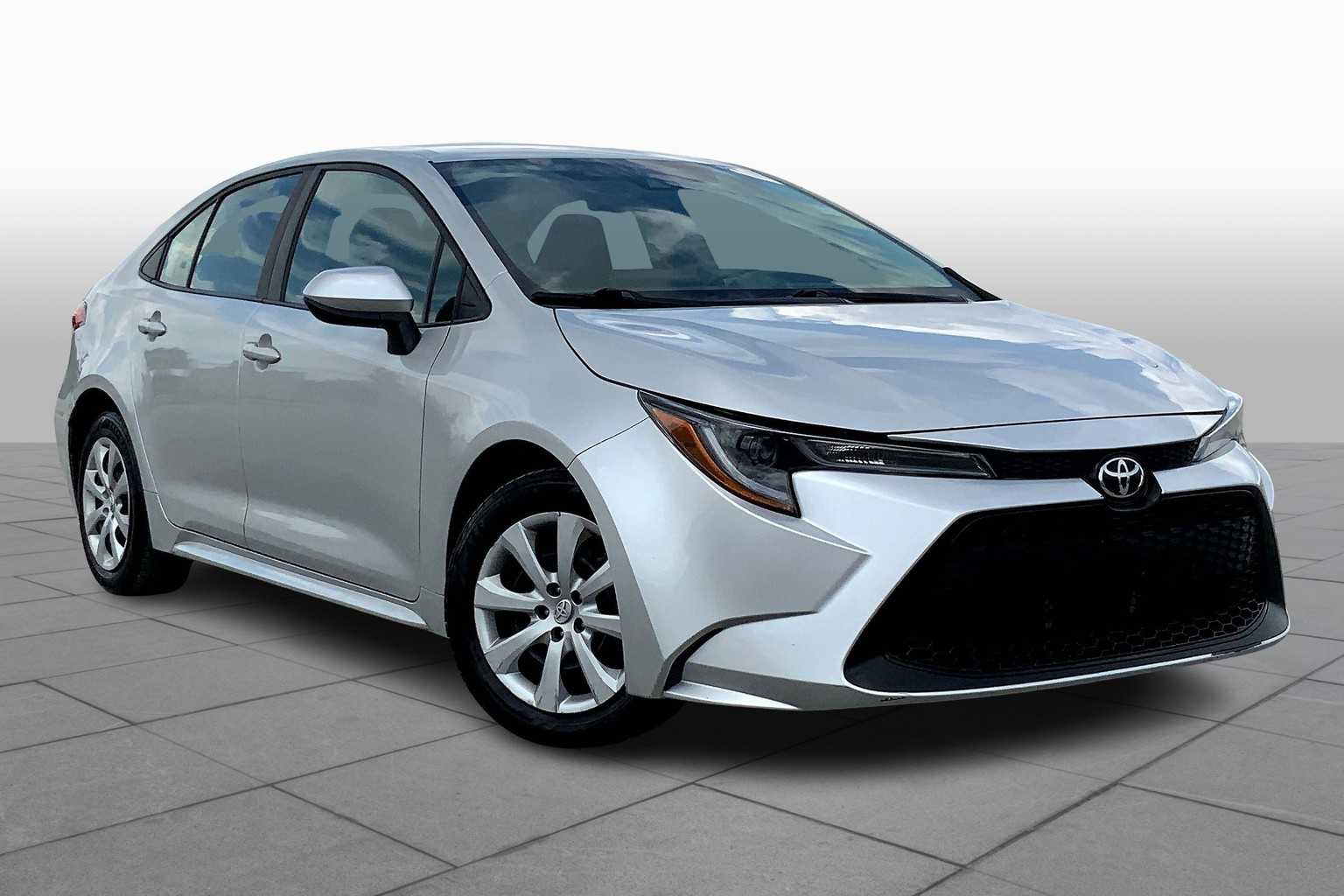 Used 2022 Toyota Corolla LE with VIN 5YFEPMAE7NP347311 for sale in Northfield, Minnesota