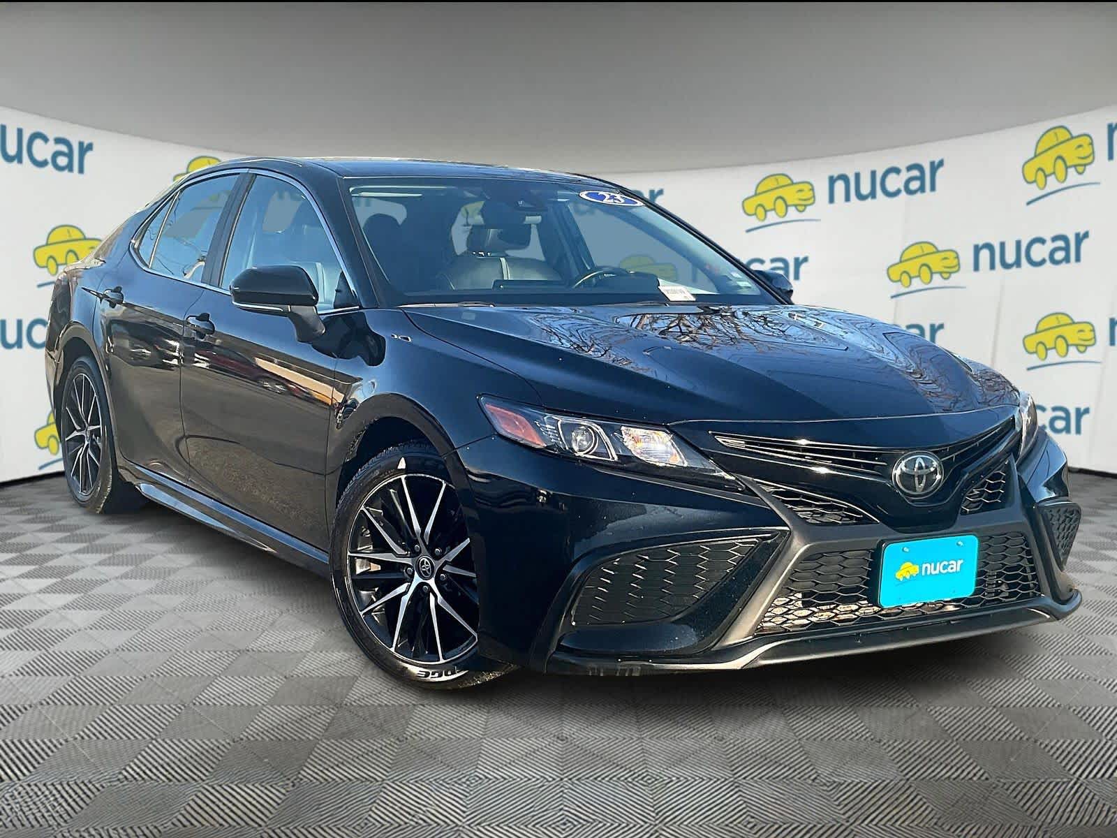 2023 Toyota Camry SE's photo