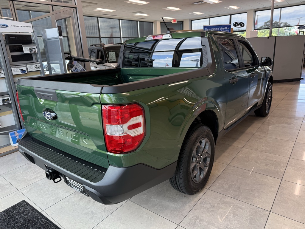 2025 Ford Maverick XLT photo 2