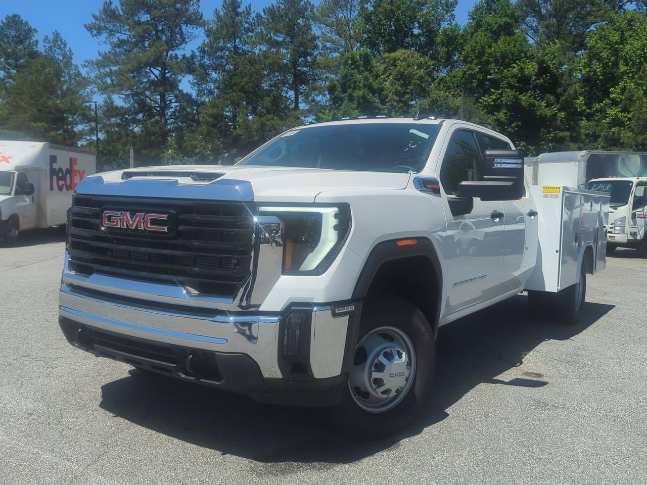 2024 GMC Sierra 3500 Chassis Cab Pro's photo