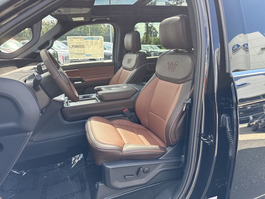 2025 Ford Expedition King Ranch photo 8