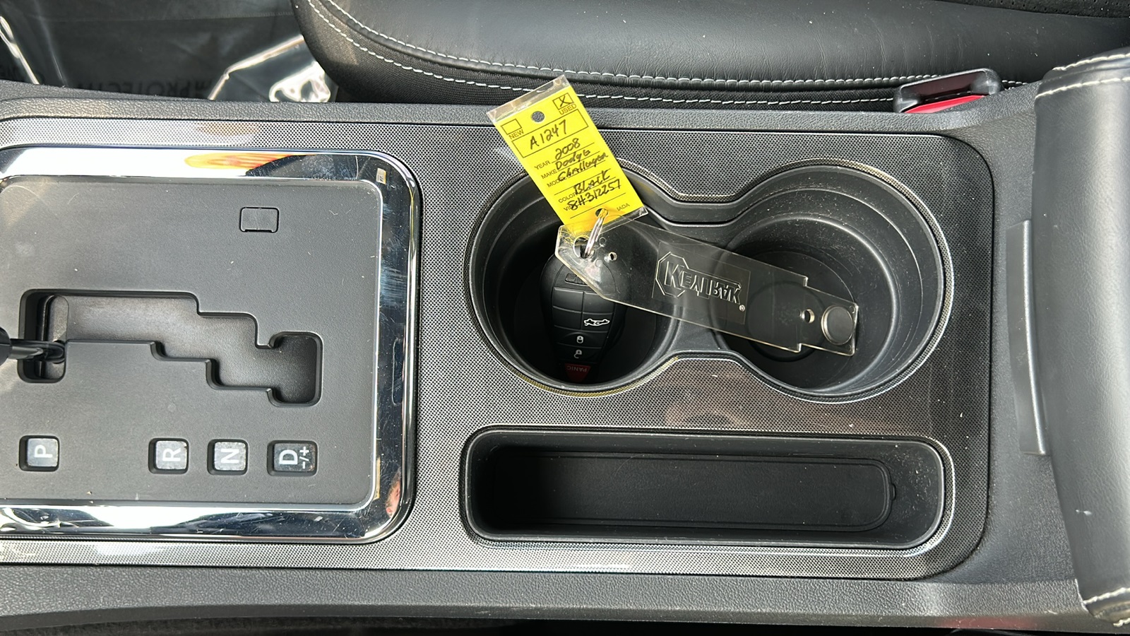 2008 Dodge Challenger SRT8 photo 26