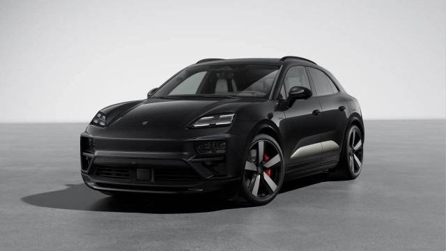 New 2024 Porsche Macan Turbo 4D Sport Utility in Brooklyn