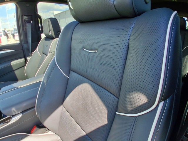 2025 Cadillac Escalade Premium Luxury photo 11