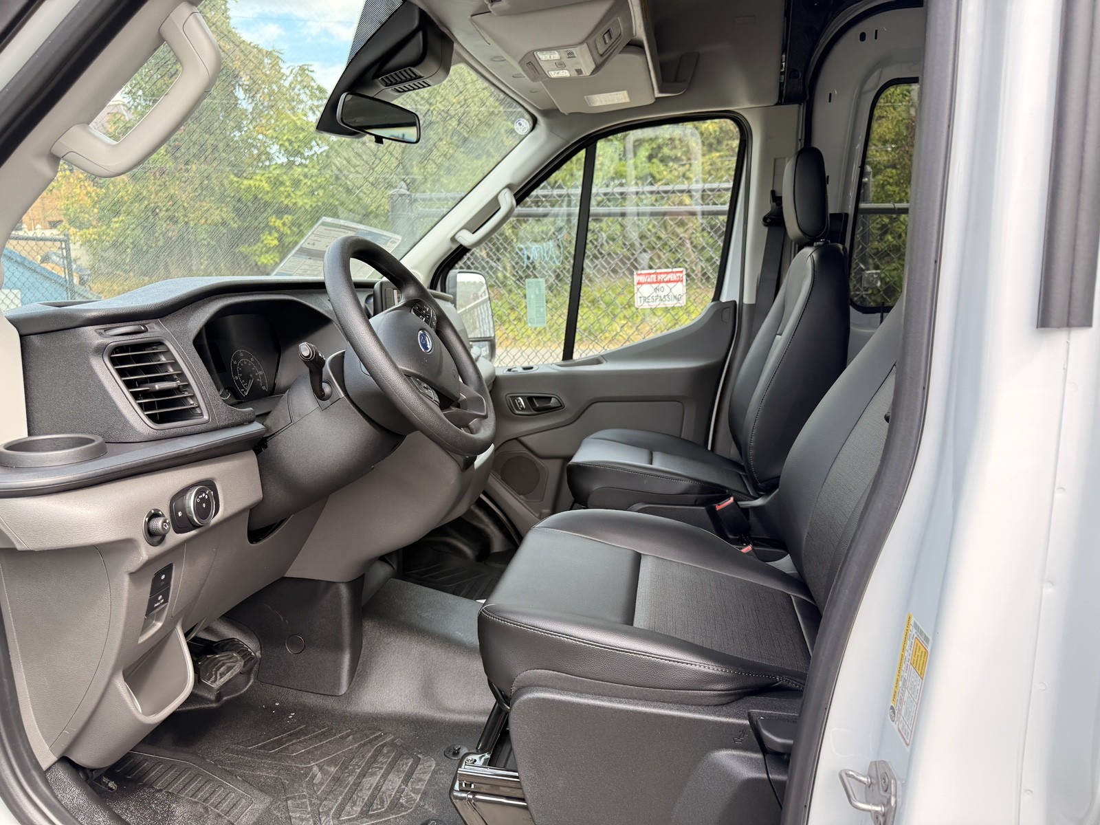 2025 Ford Transit Cargo Van photo 9