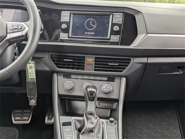 2024 Volkswagen Jetta 1.5T Sport photo 16