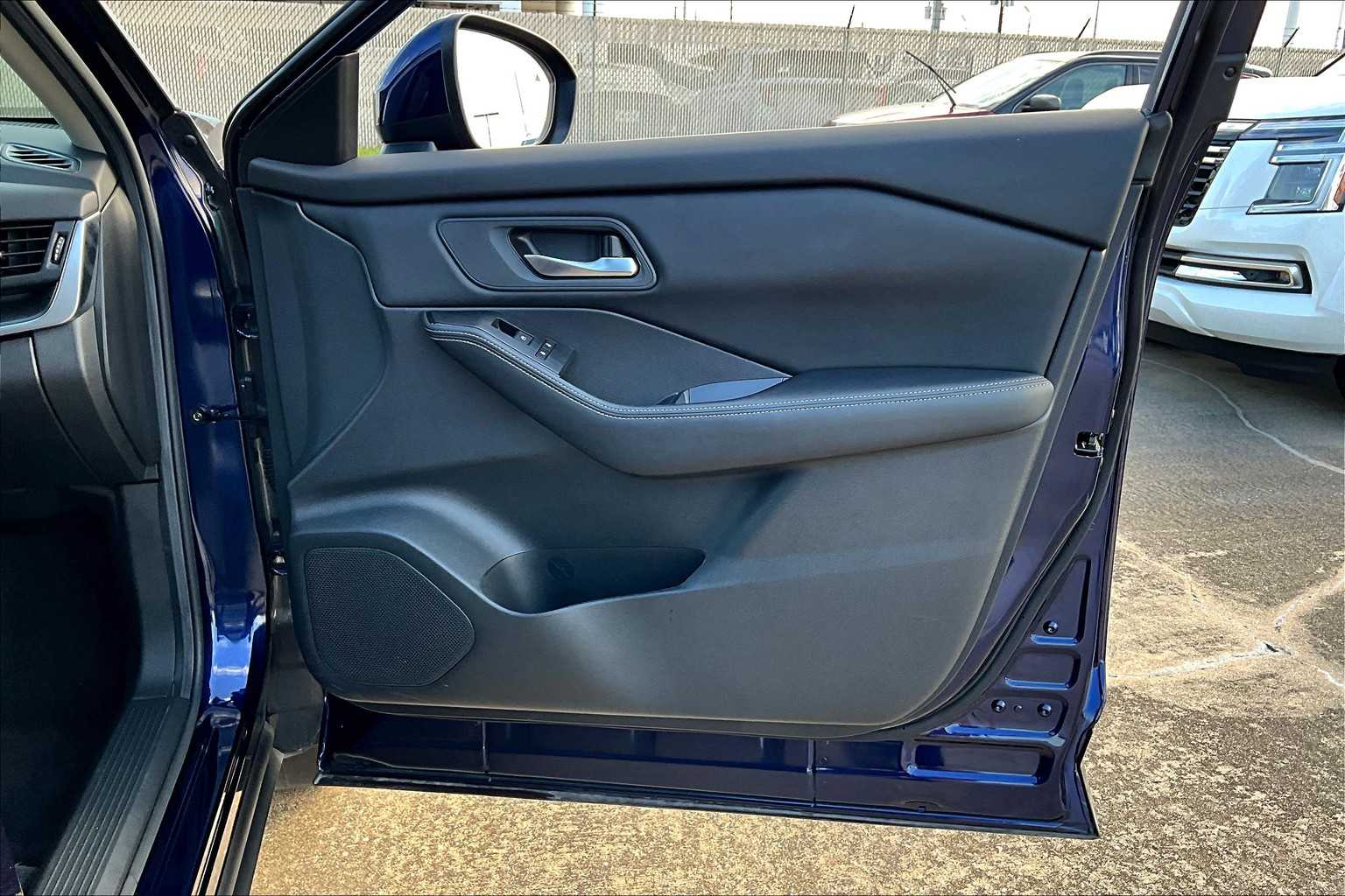 2024 Nissan Rogue SV photo 20