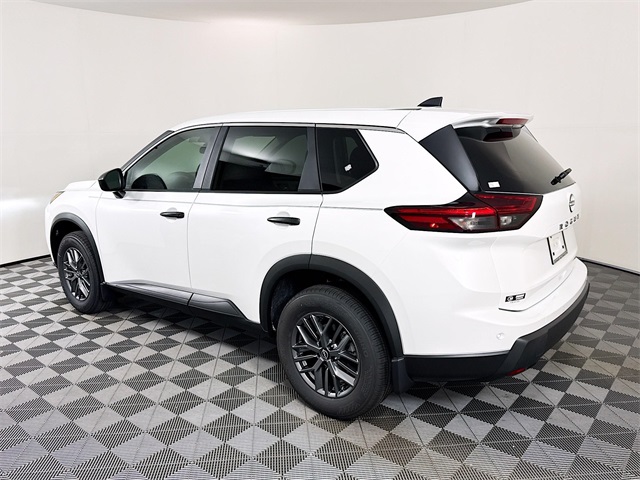 2025 Nissan Rogue S photo 18