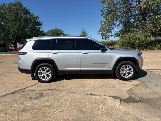 2021 Jeep Grand Cherokee Limited photo 2