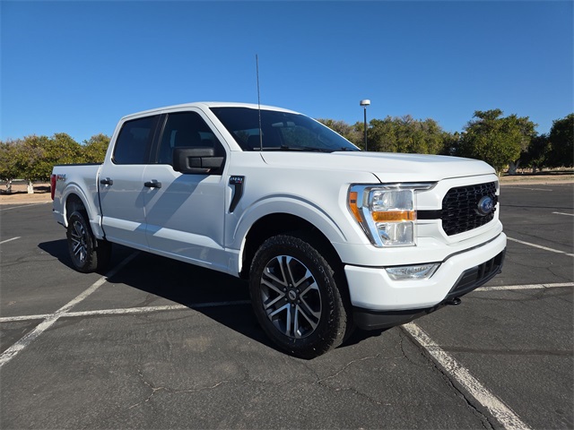 2021 Ford F-150 XL's photo
