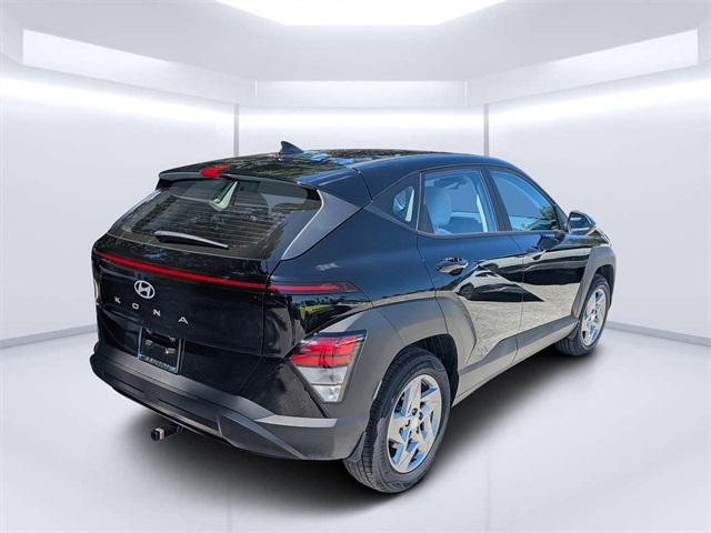2026 Hyundai Kona SE photo 3