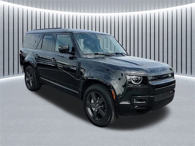 Used 2023 Black Land Rover X-Dynamic SE image 1