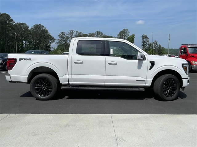 2025 Ford F-150 Lariat photo 2