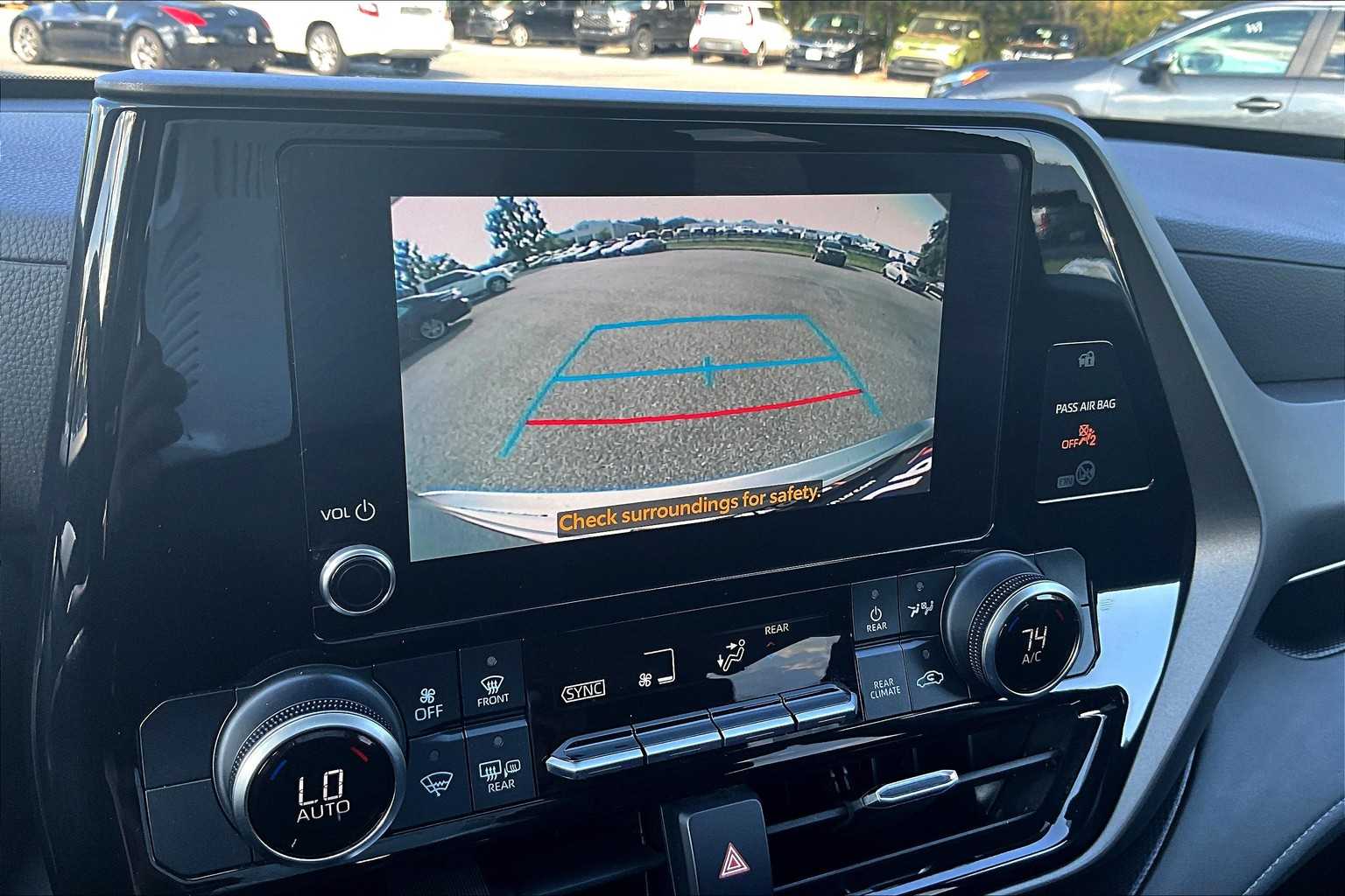 2023 Toyota Highlander LE photo 25
