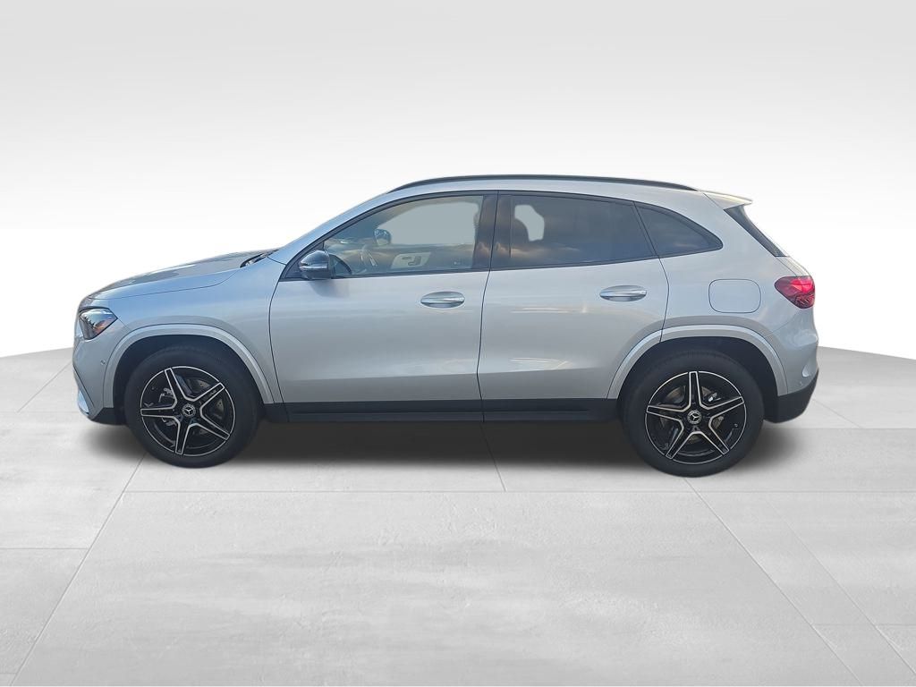 2026 Mercedes Benz GLA 250 4MATIC photo 2