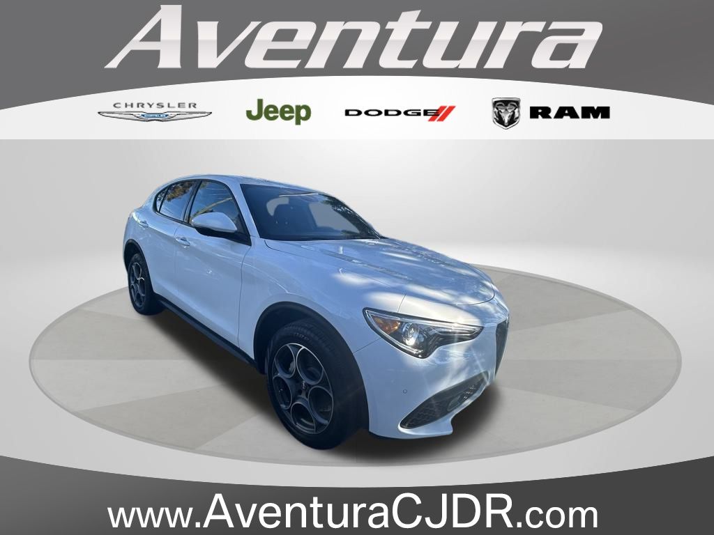 2023 Alfa Romeo Stelvio Sprint's photo