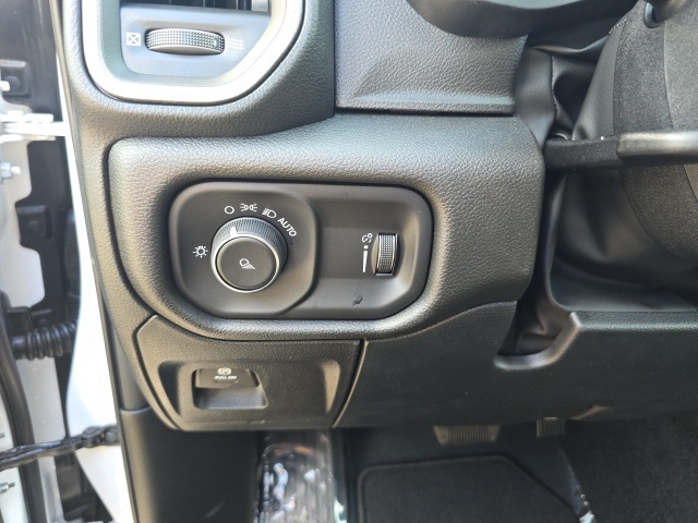 2026 Ram 1500 Tradesman photo 16