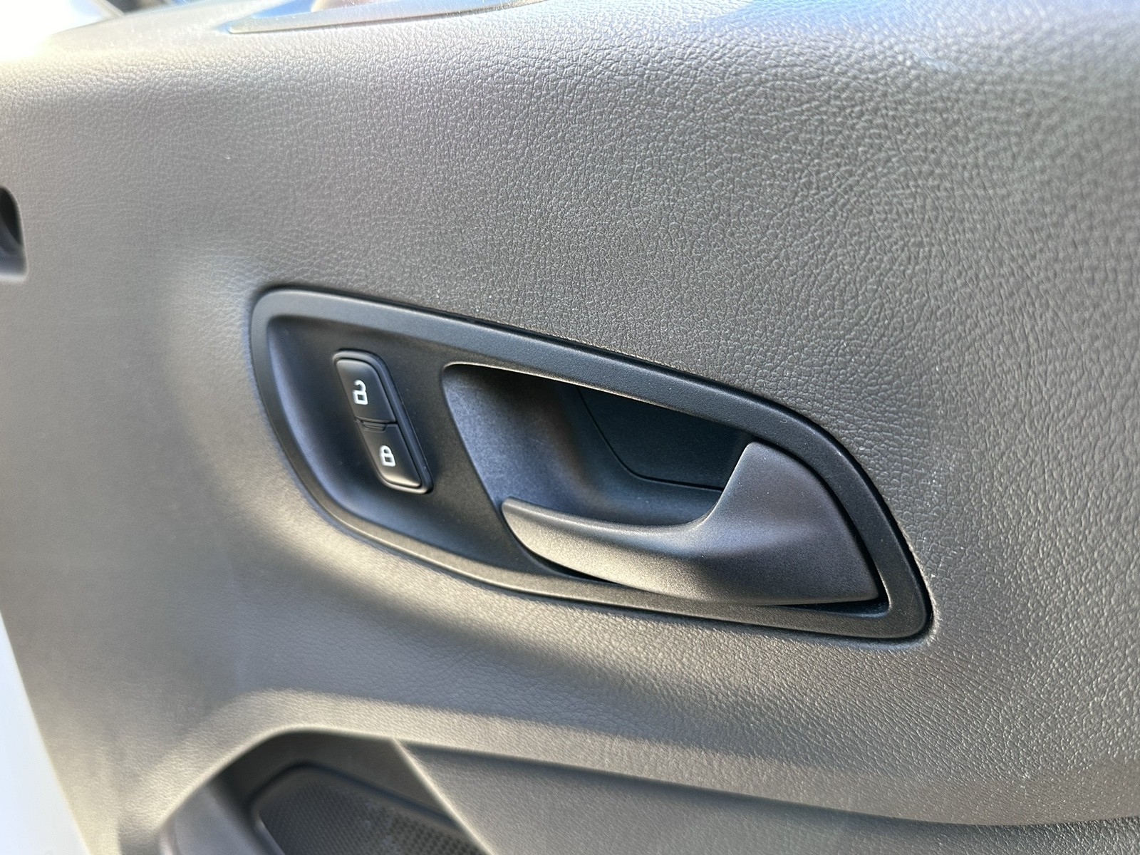 2021 Ford Transit Passenger XLT photo 39