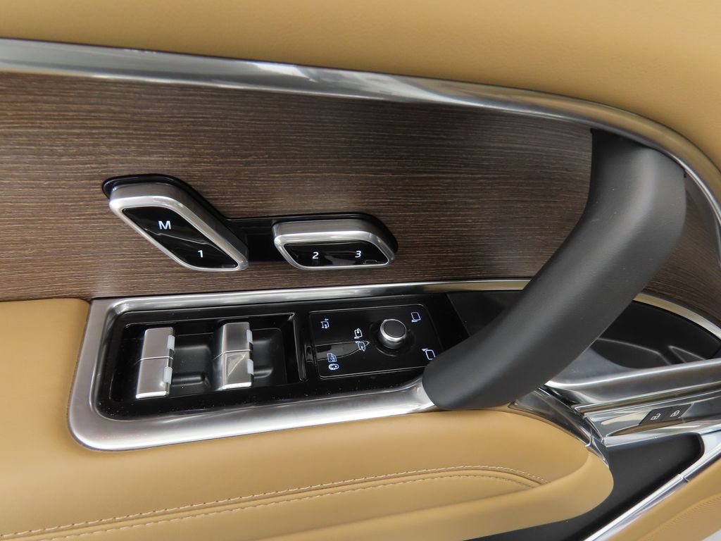 2025 Land Rover Range Rover SE photo 20