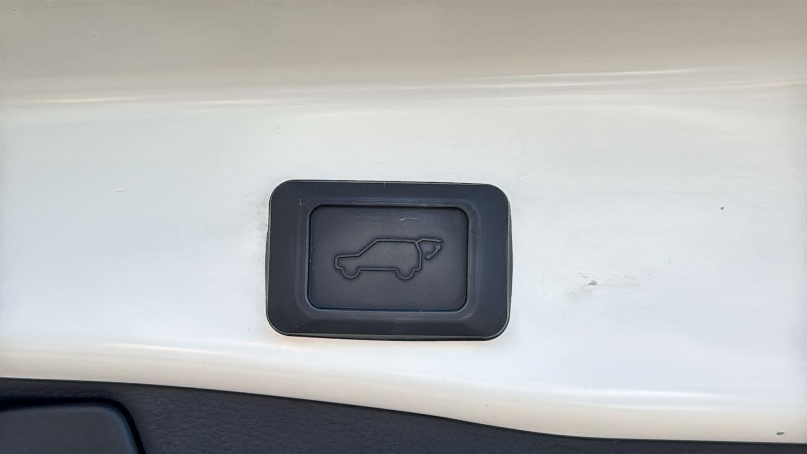 2021 Toyota RAV4 Prime XLE Premium photo 25