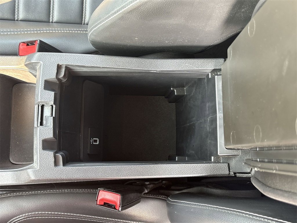 2019 Ford Escape SEL photo 19