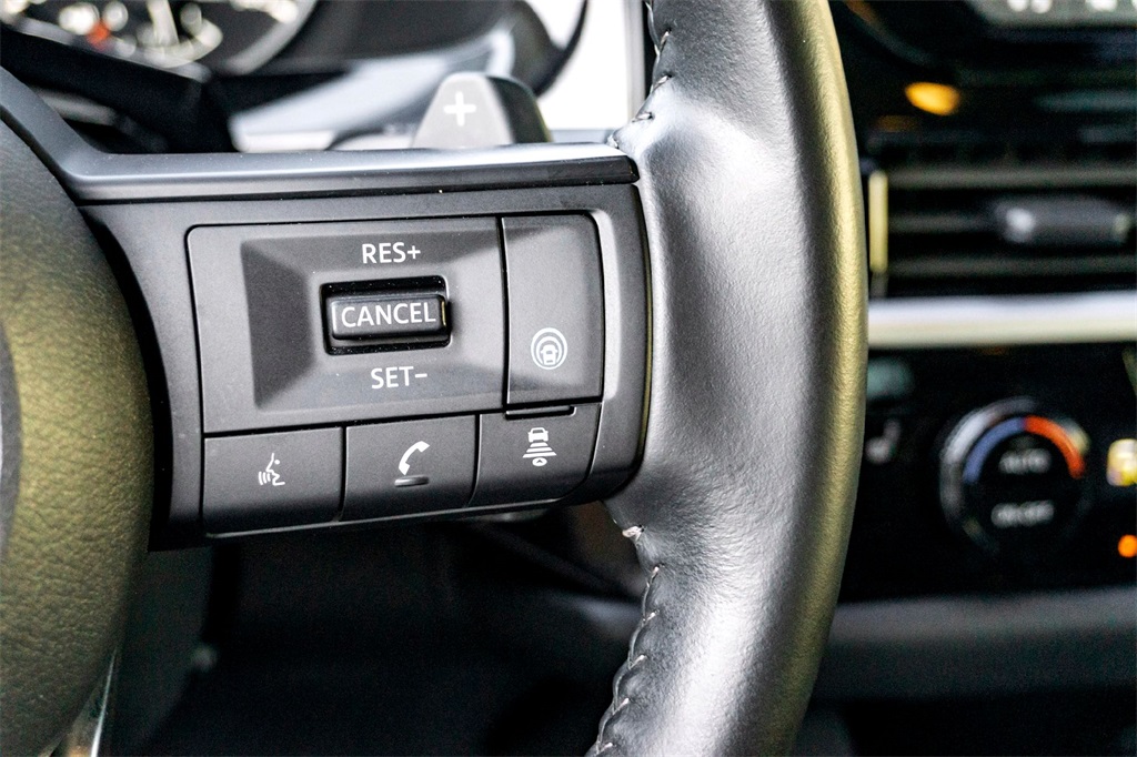 2025 Nissan Pathfinder SV photo 18