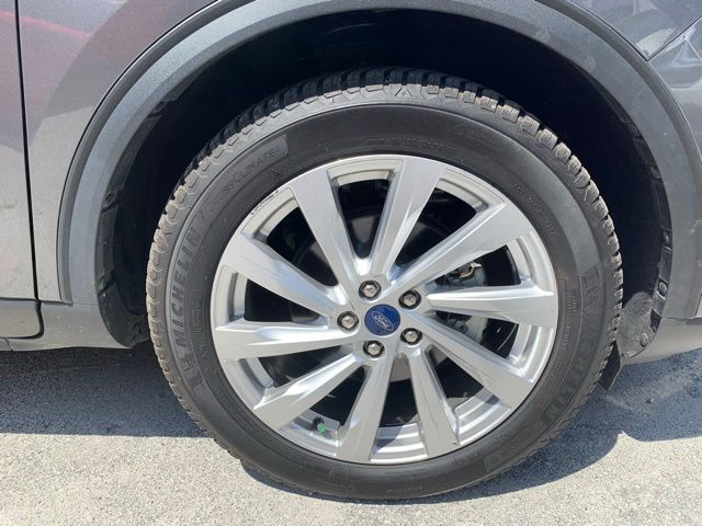2021 Ford Escape Titanium Hybrid photo 18