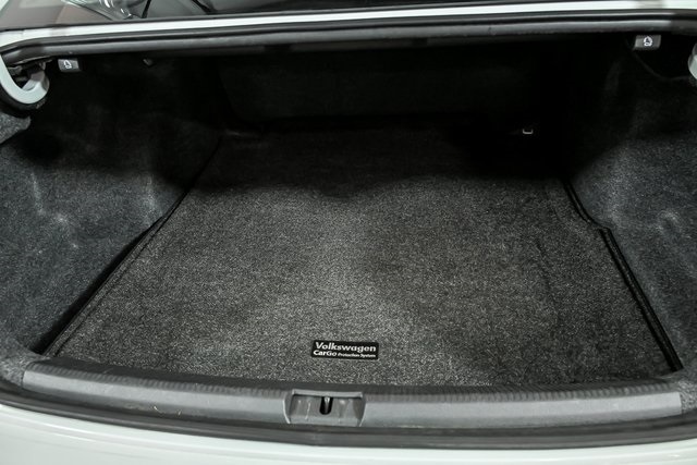 2022 Volkswagen Passat 2.0T Limited photo 8