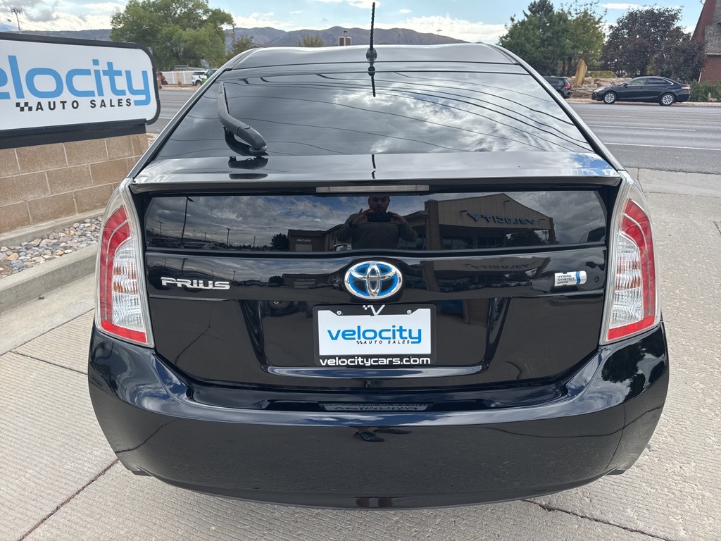 2015 Toyota Prius Four photo 6
