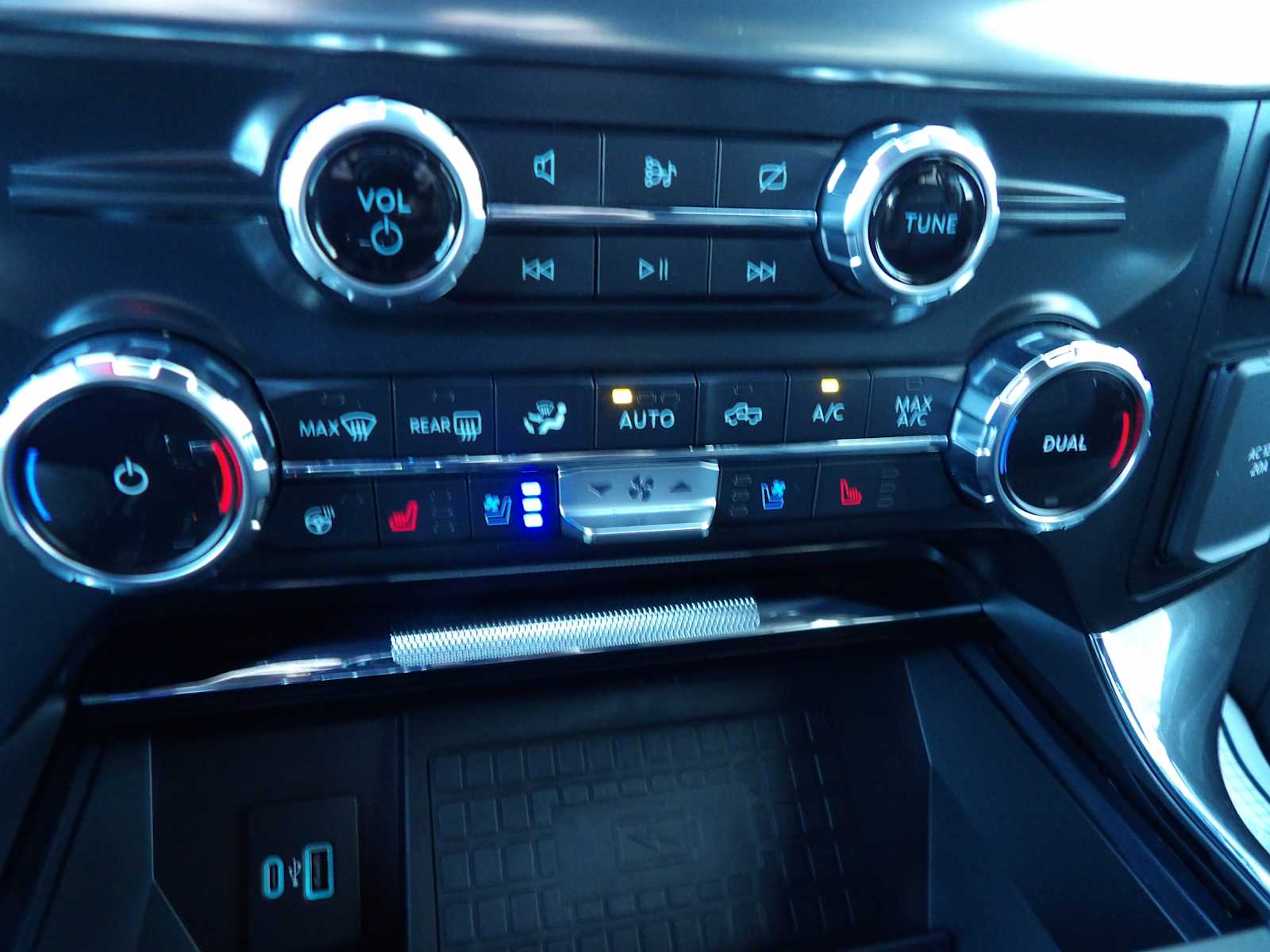 2022 Ford F-150 Lariat photo 24