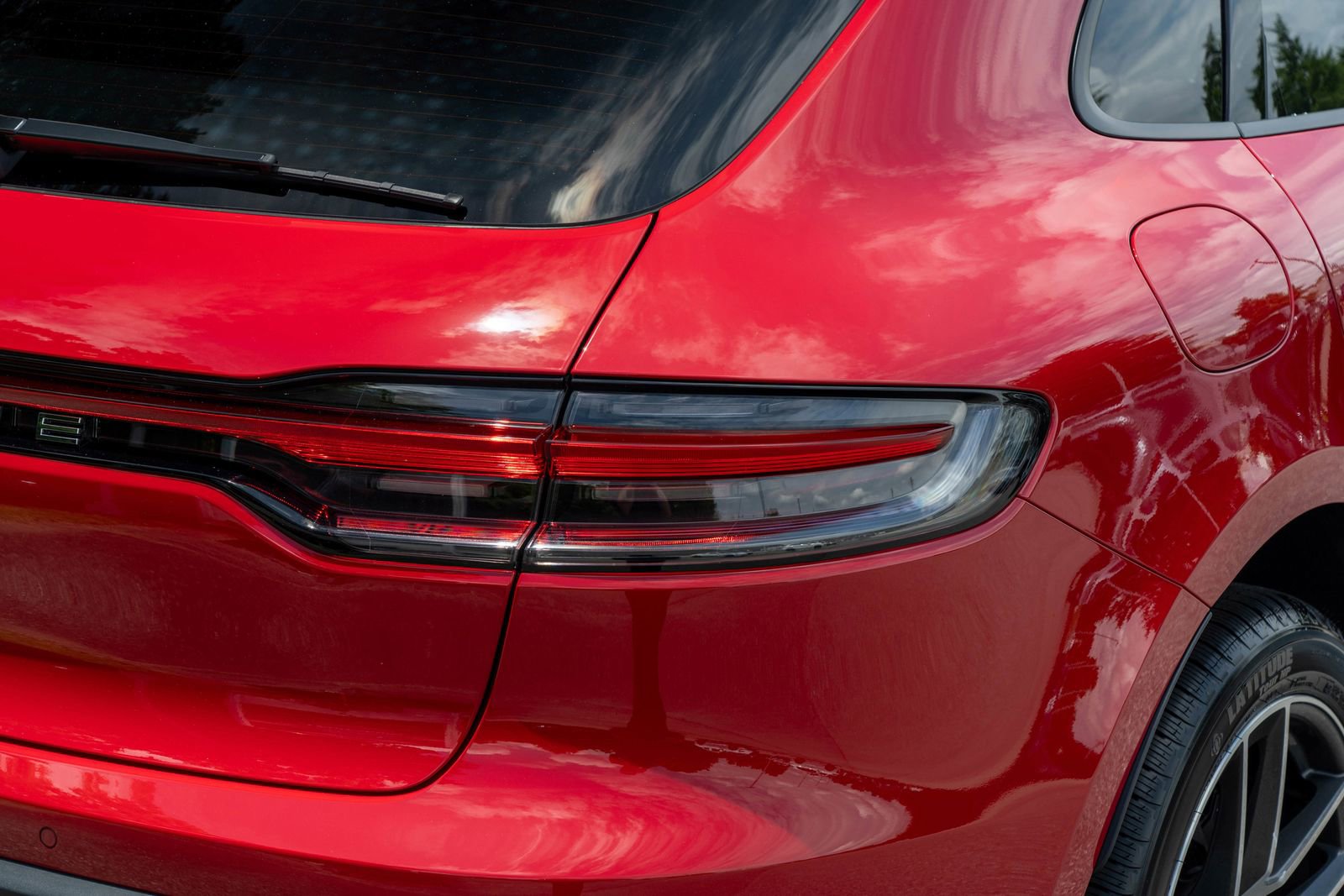 2025 Porsche Macan Base photo 15